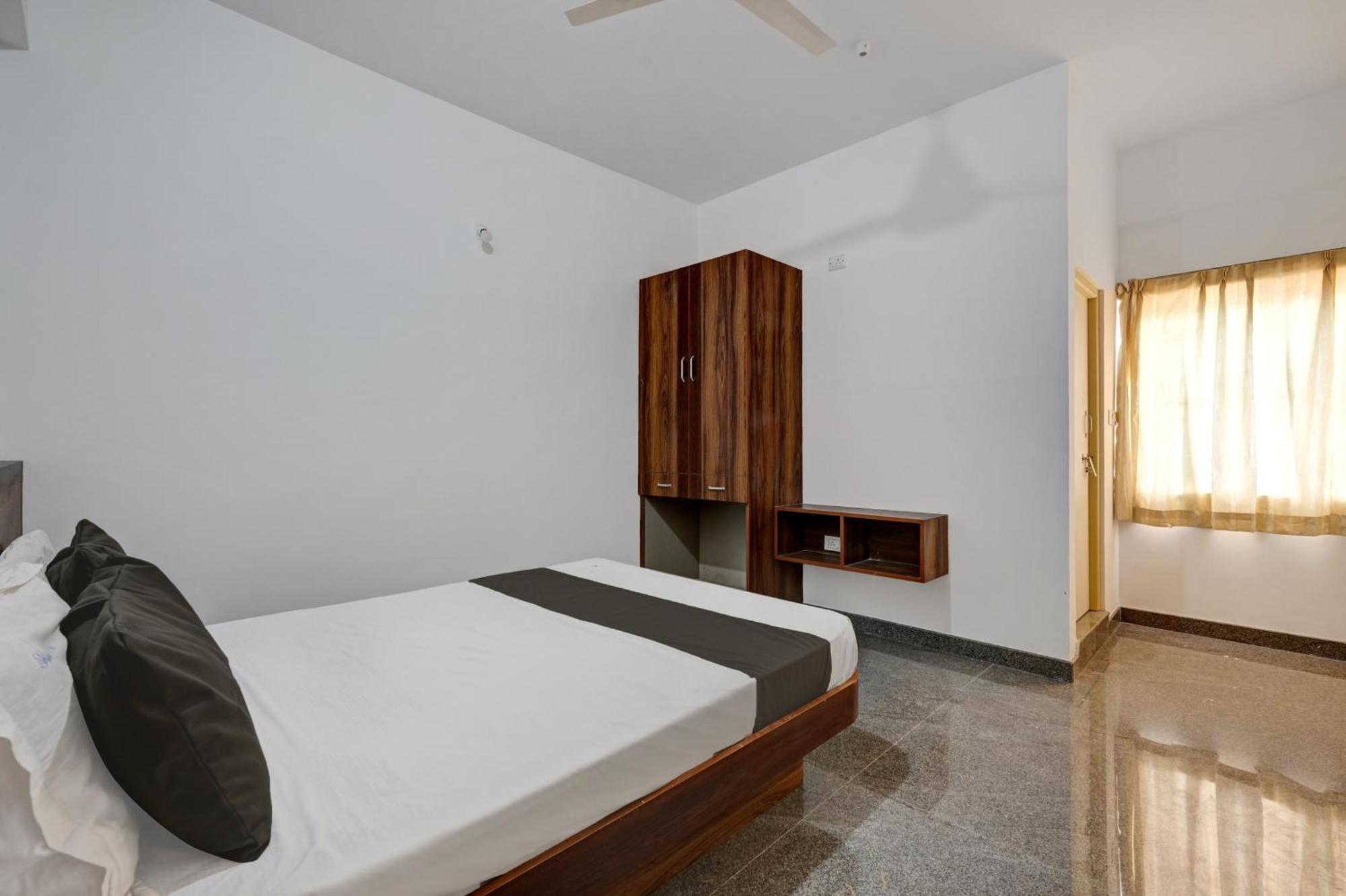 Oyo Hotel Bungalow Inn Lodging & Boarding Bangalore Exterior photo