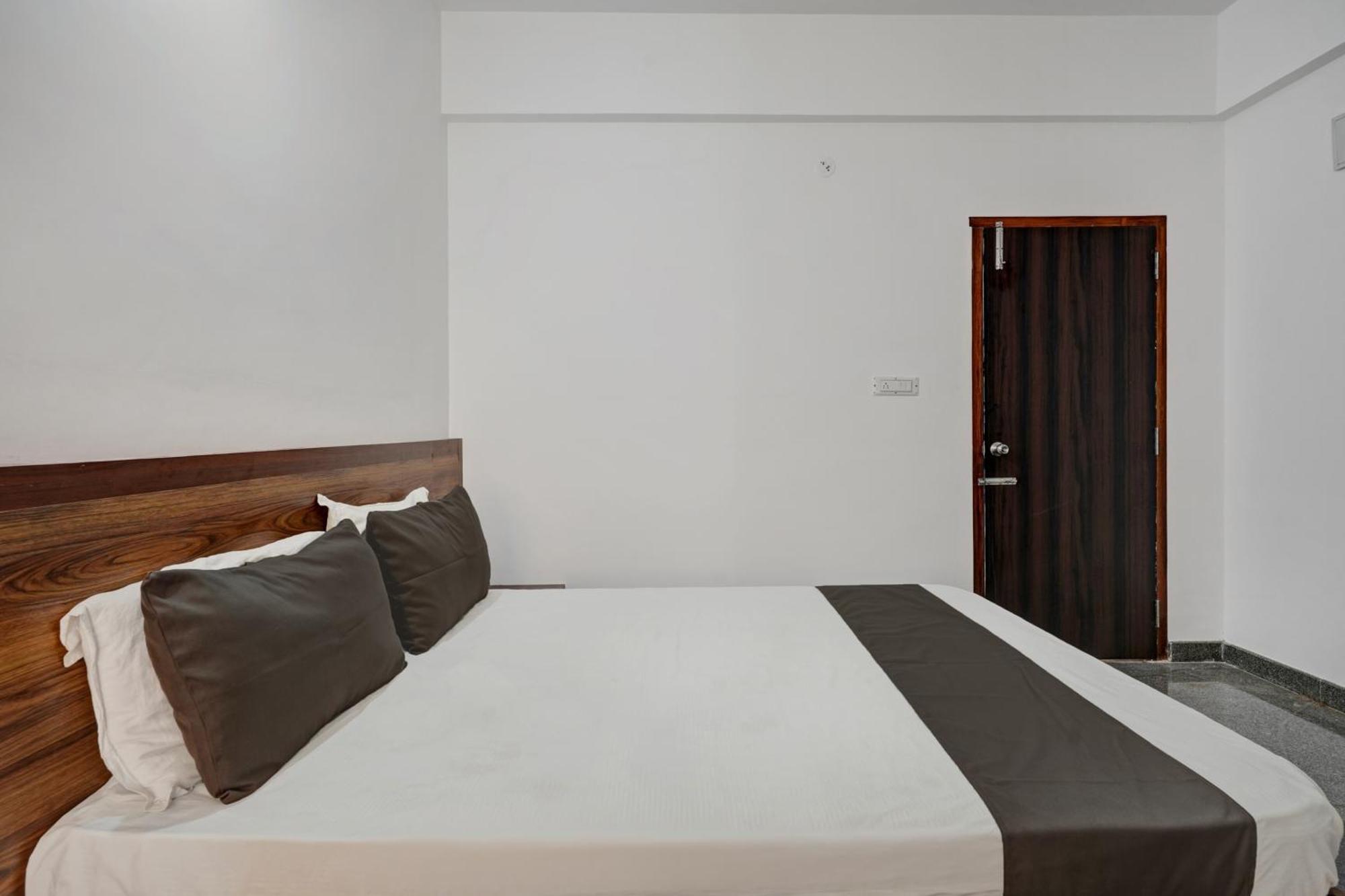 Oyo Hotel Bungalow Inn Lodging & Boarding Bangalore Exterior photo