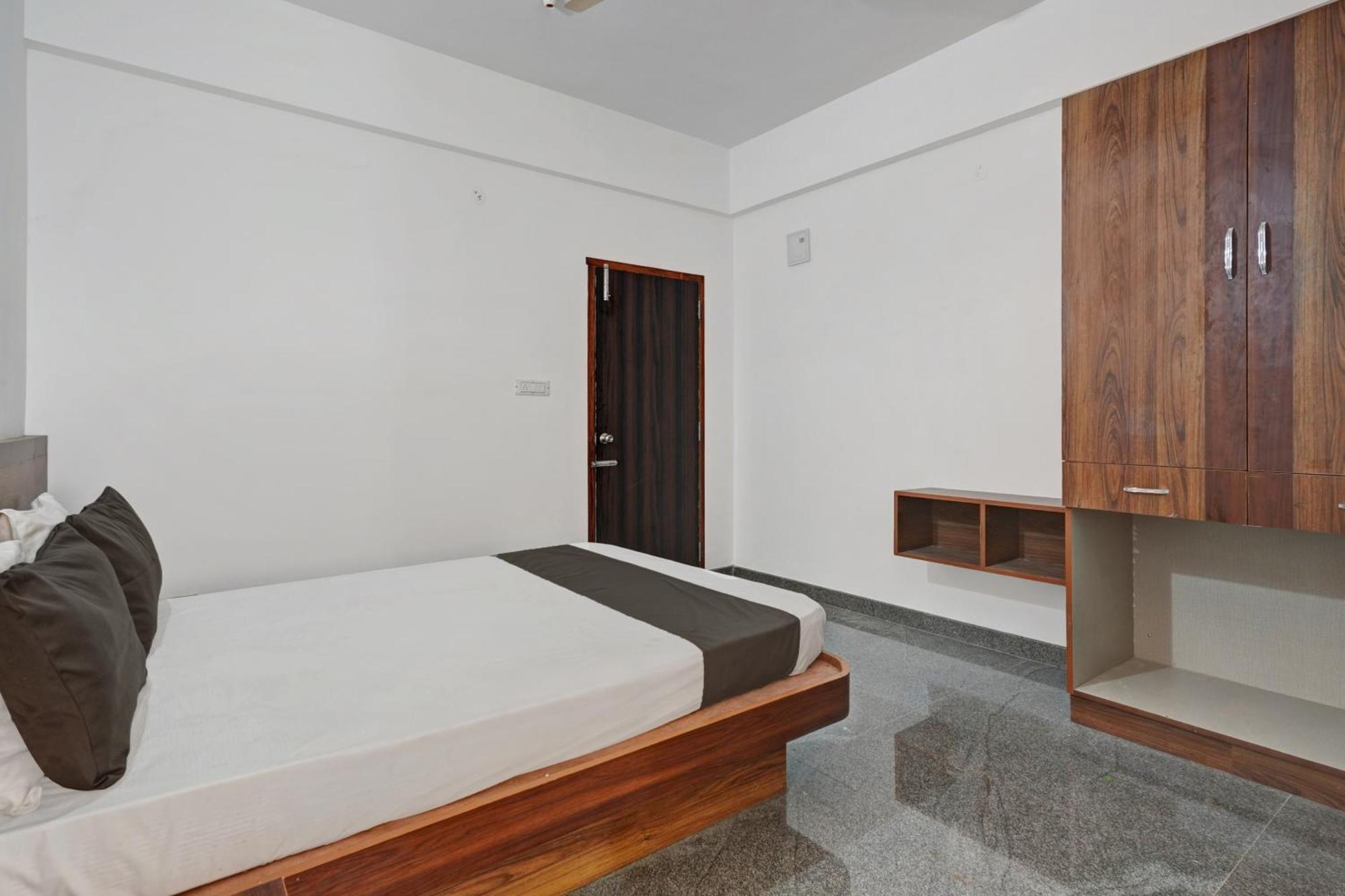 Oyo Hotel Bungalow Inn Lodging & Boarding Bangalore Exterior photo